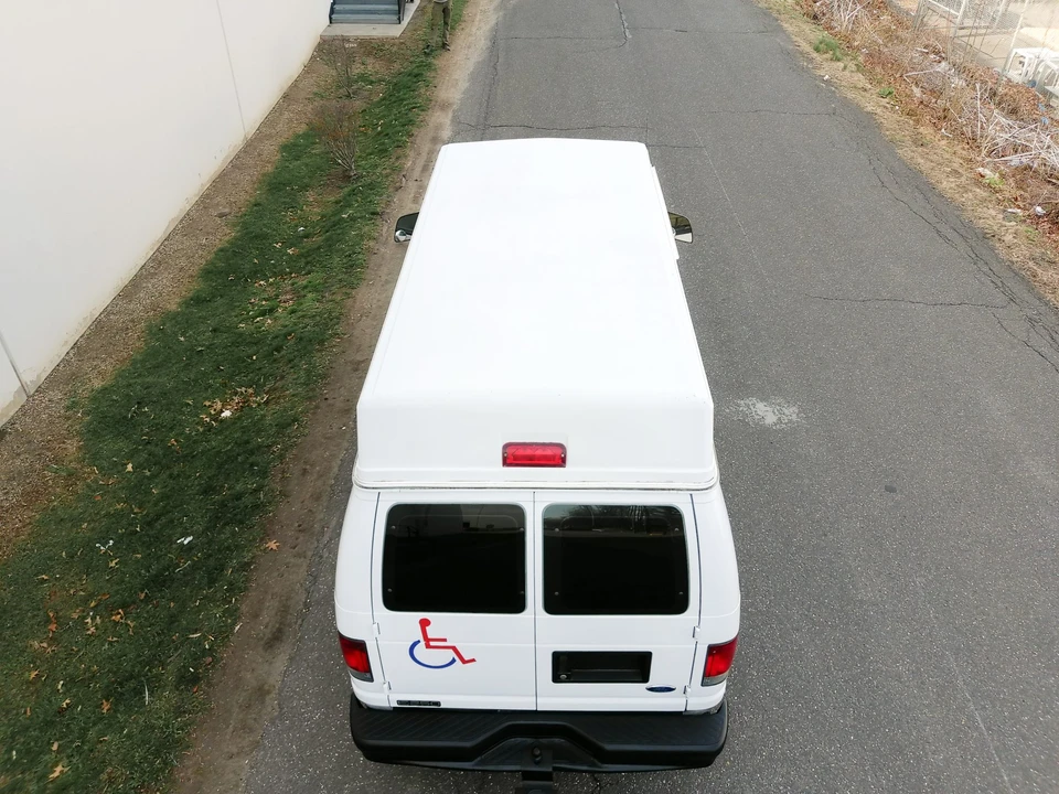 2002 Ford Econoline Van - Image 12 of 21