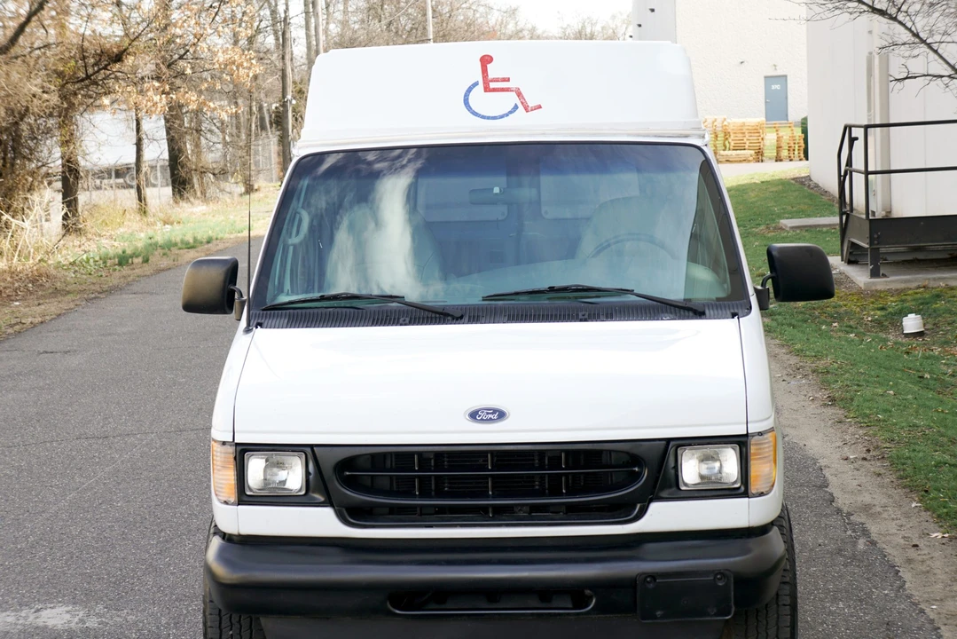 2002 Ford Econoline Van - Image 18 of 21