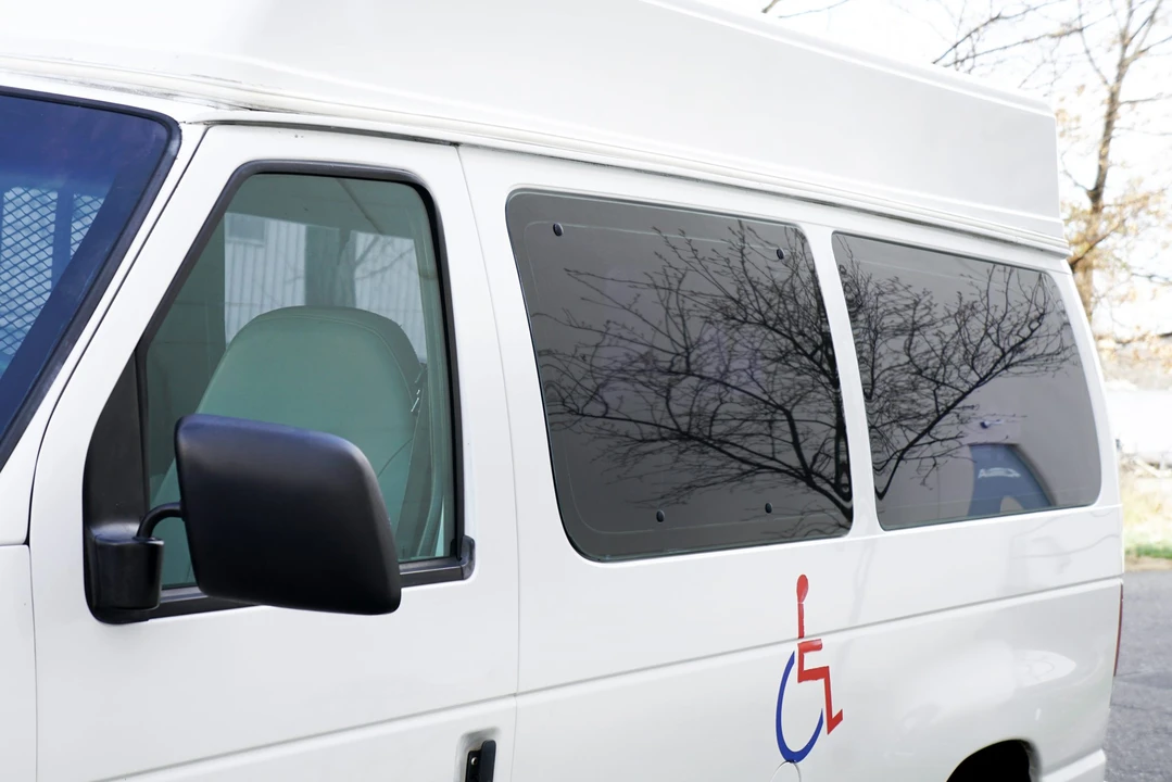 2002 Ford Econoline Van - Image 15 of 21