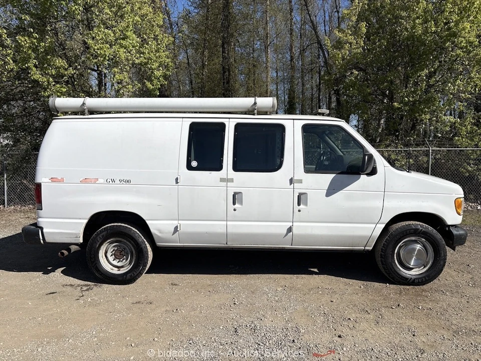 2002 Ford Econoline Van - Image 6 of 12