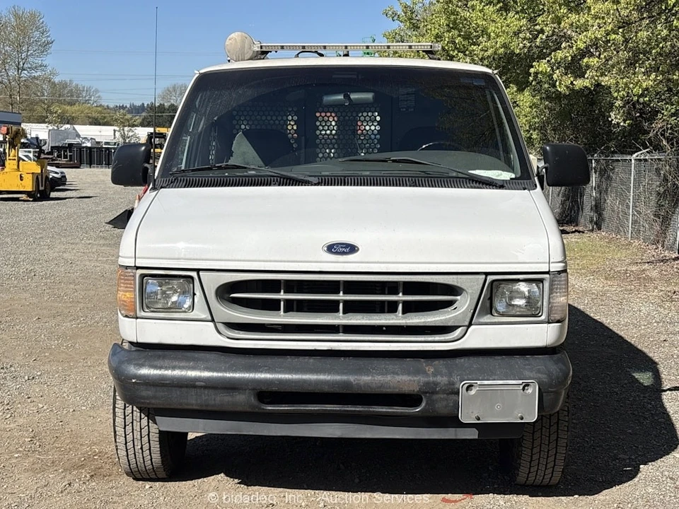 2002 Ford Econoline Van - Image 8 of 12