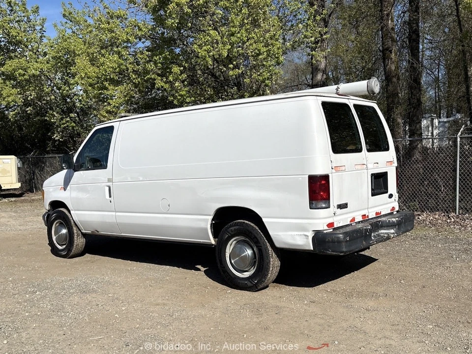 2002 Ford Econoline Van - Image 3 of 12