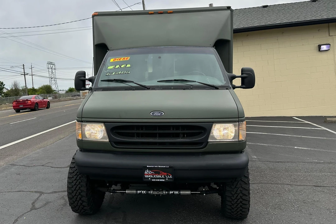 2002 Ford Econoline Van - Image 2 of 31
