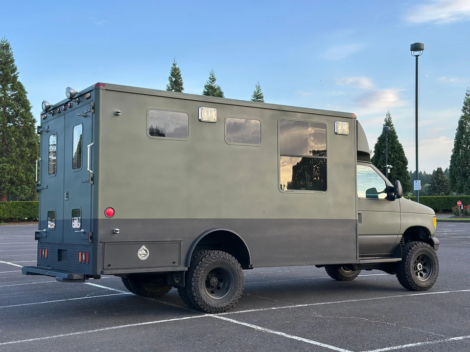 2002 Ford Econoline Van - Image 11 of 31