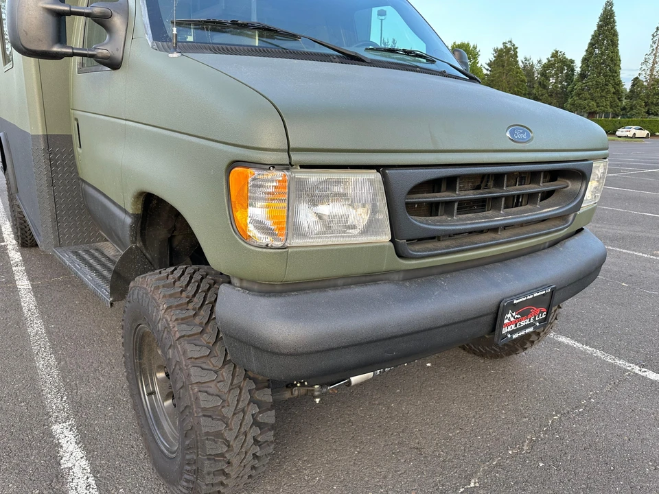 2002 Ford Econoline Van - Image 16 of 31