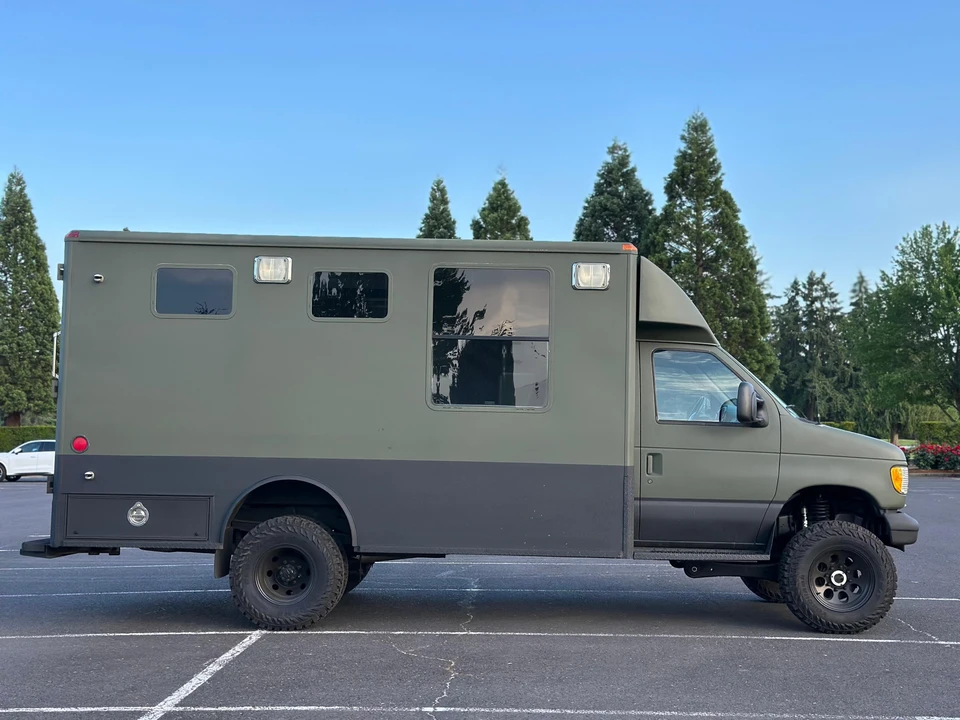 2002 Ford Econoline Van - Image 12 of 31