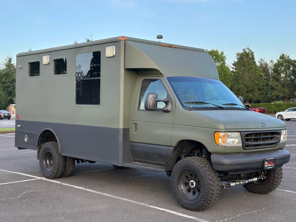 2002 Ford Econoline Van - Image 14 of 31