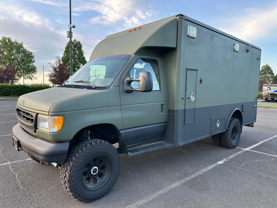 2002 Ford Econoline Van - Image 6 of 31