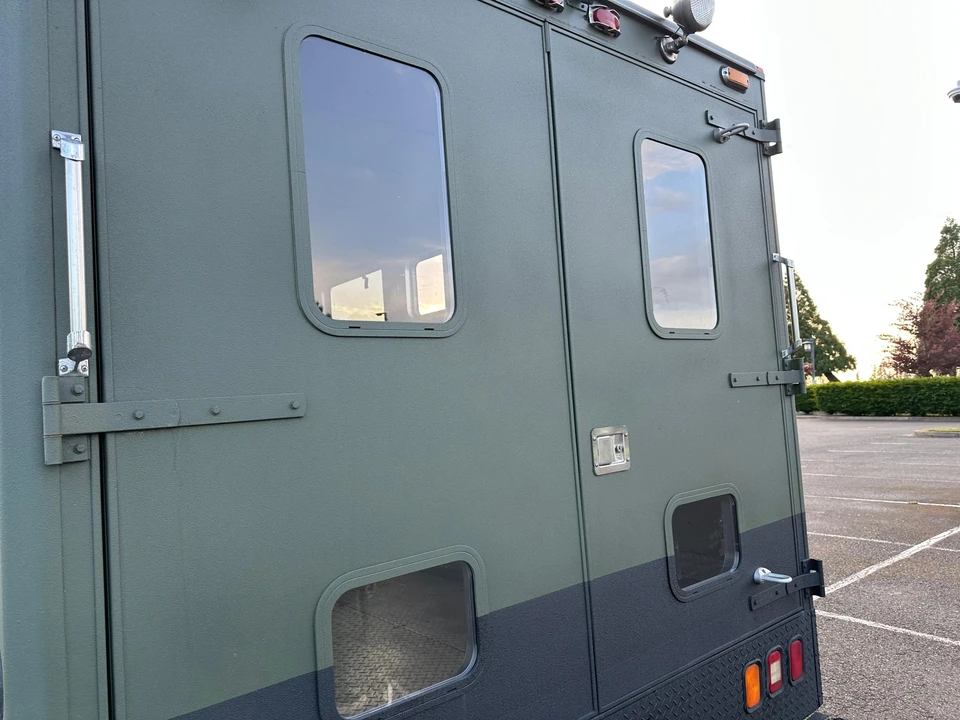 2002 Ford Econoline Van - Image 19 of 31