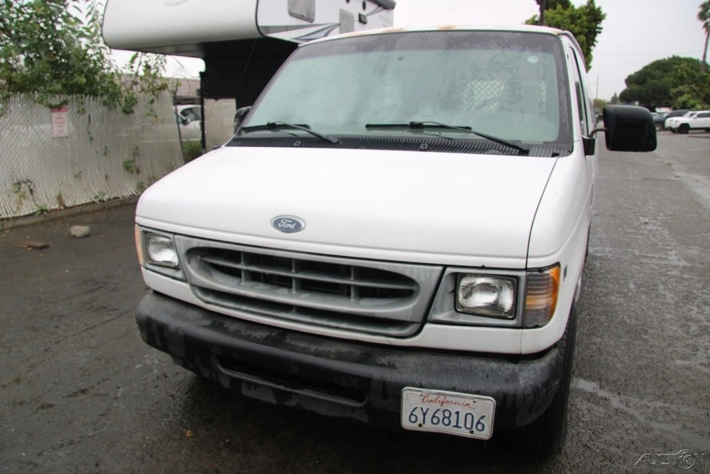 2002 Ford Econoline Van - Image 10 of 21