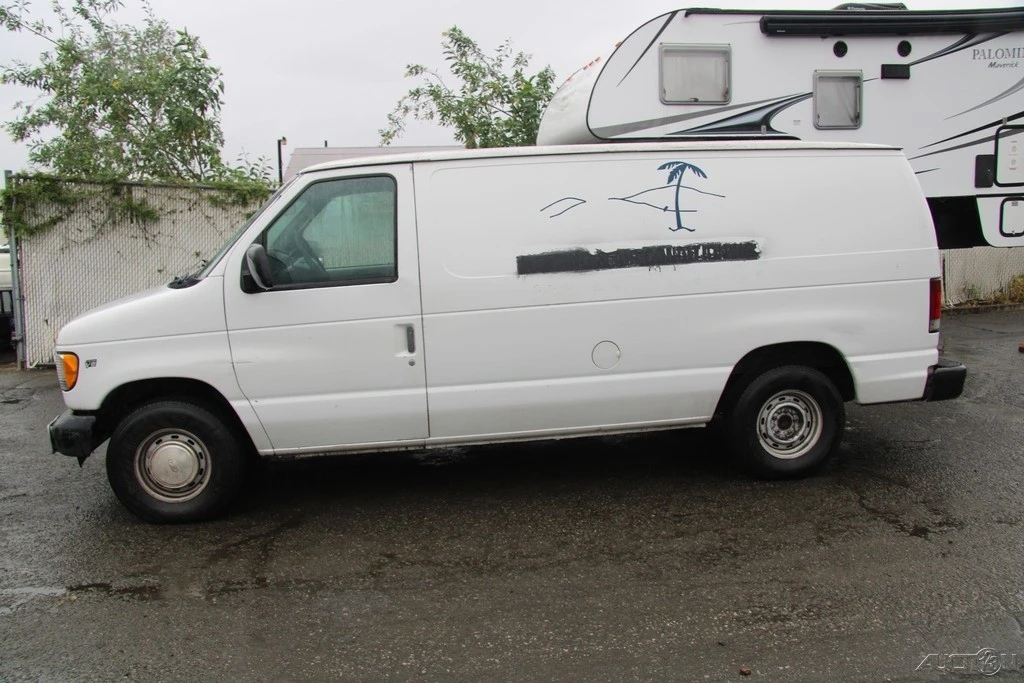 2002 Ford Econoline Van - Image 3 of 21