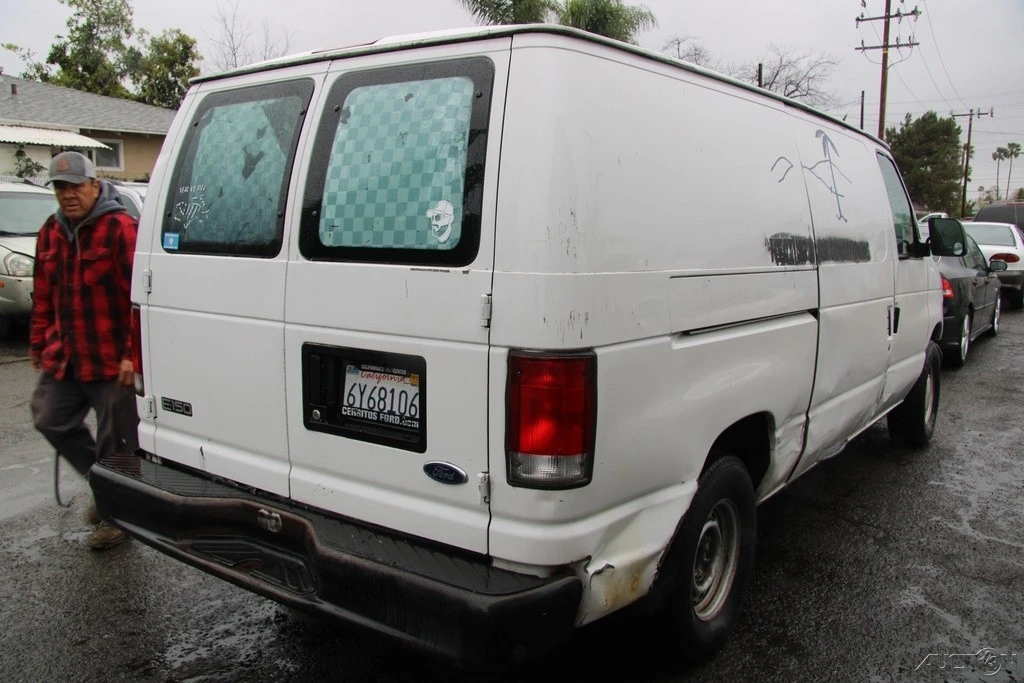 2002 Ford Econoline Van - Image 6 of 21