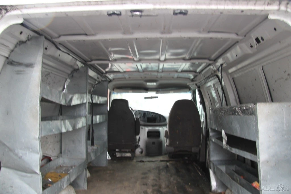2002 Ford Econoline Van - Image 19 of 21