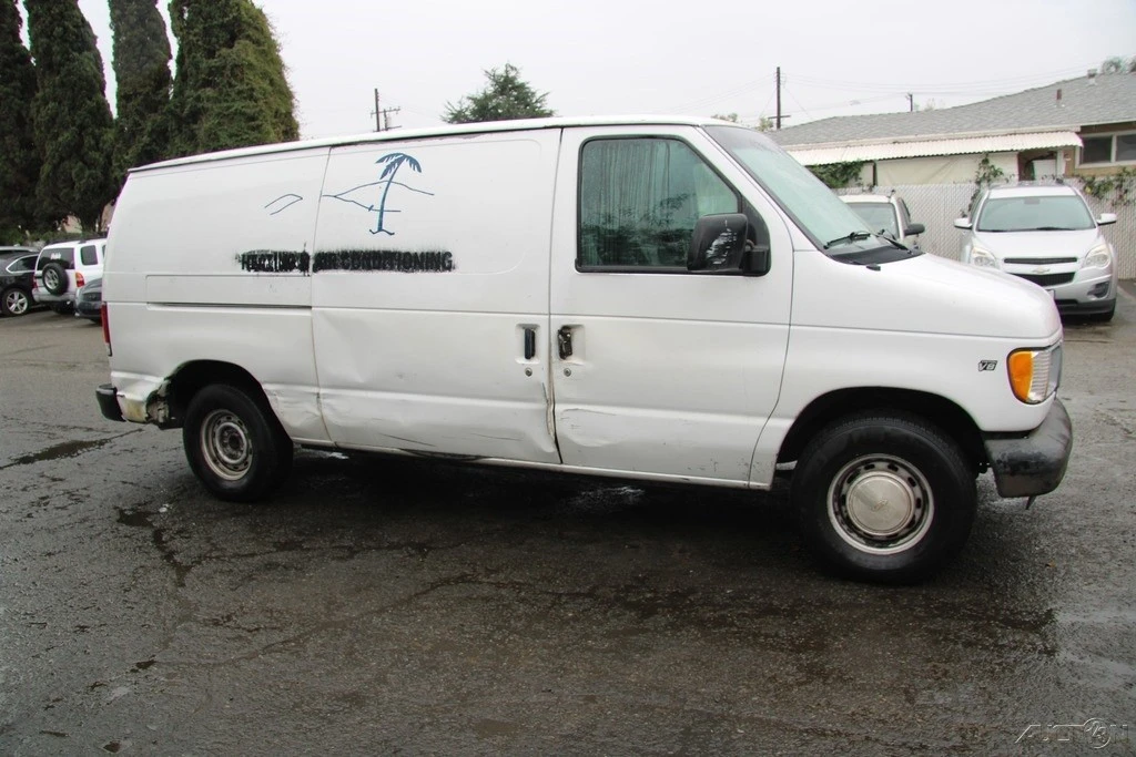 2002 Ford Econoline Van - Image 7 of 21