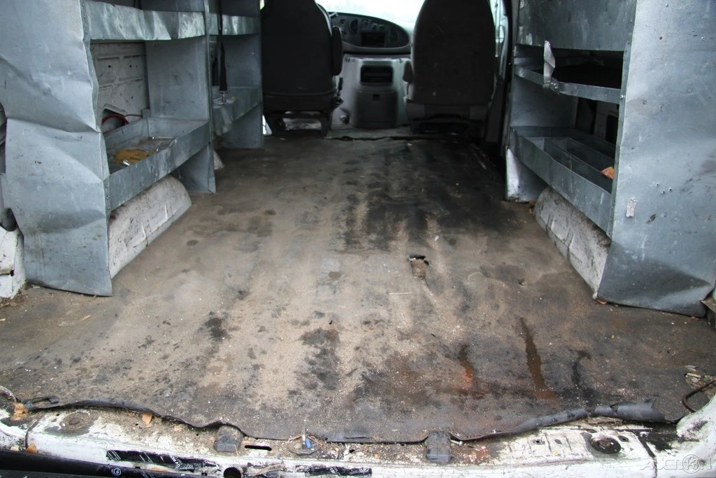 2002 Ford Econoline Van - Image 21 of 21