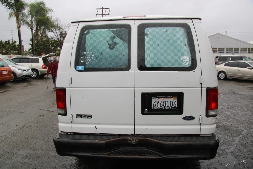 2002 Ford Econoline Van - Image 5 of 21
