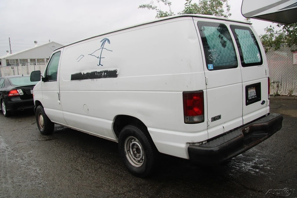 2002 Ford Econoline Van - Image 4 of 21