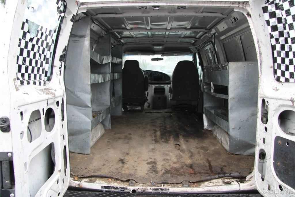 2002 Ford Econoline Van - Image 18 of 21