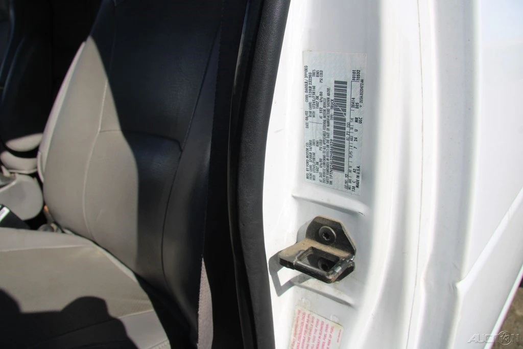 2002 Ford Econoline Van - Image 10 of 21