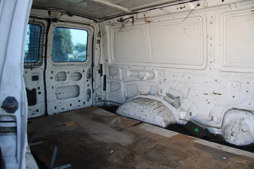 2002 Ford Econoline Van - Image 19 of 21