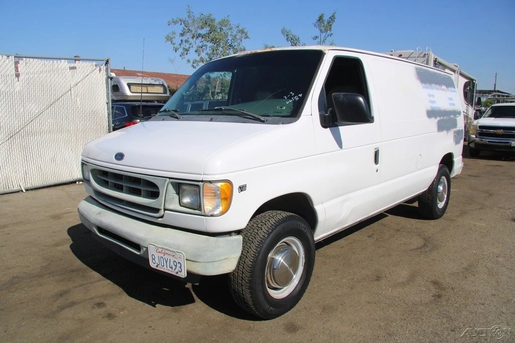 2002 Ford Econoline Van - Image 2 of 21