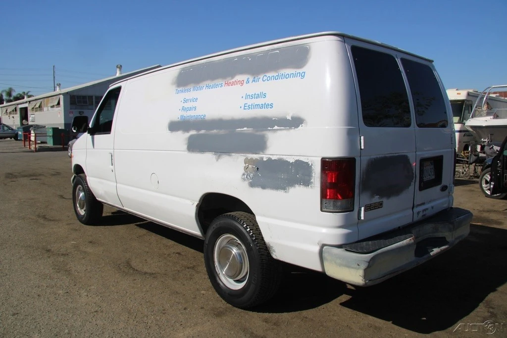 2002 Ford Econoline Van - Image 4 of 21