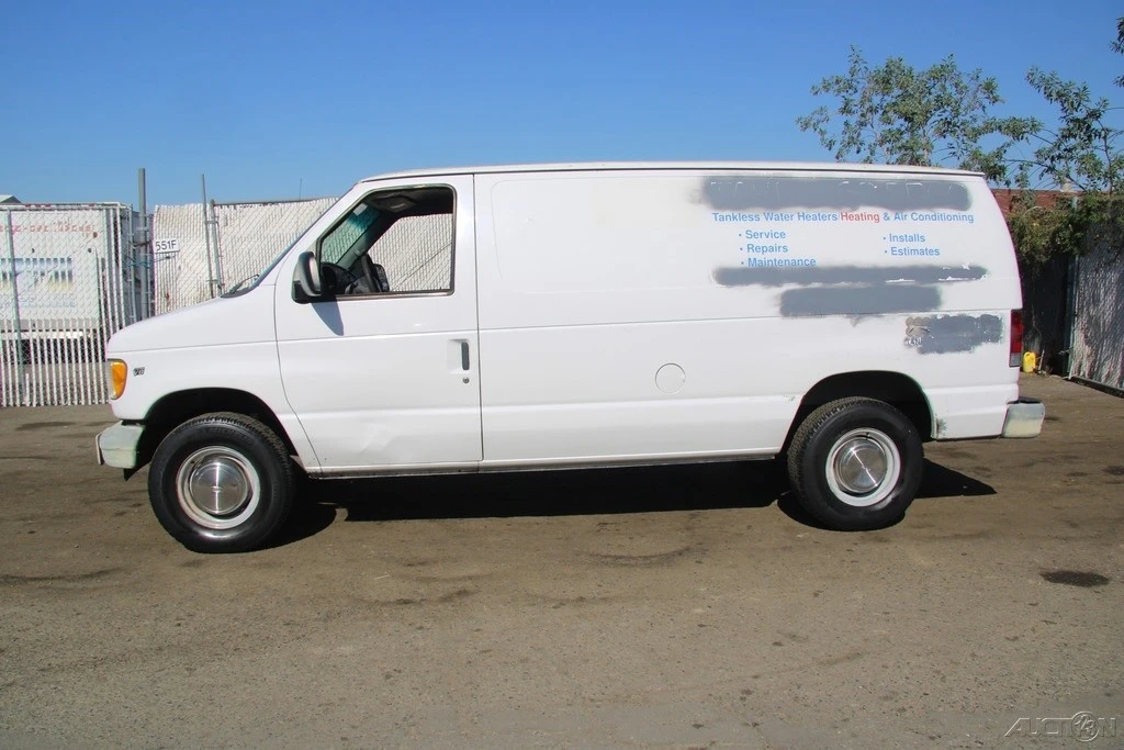 2002 Ford Econoline Van - Image 3 of 21