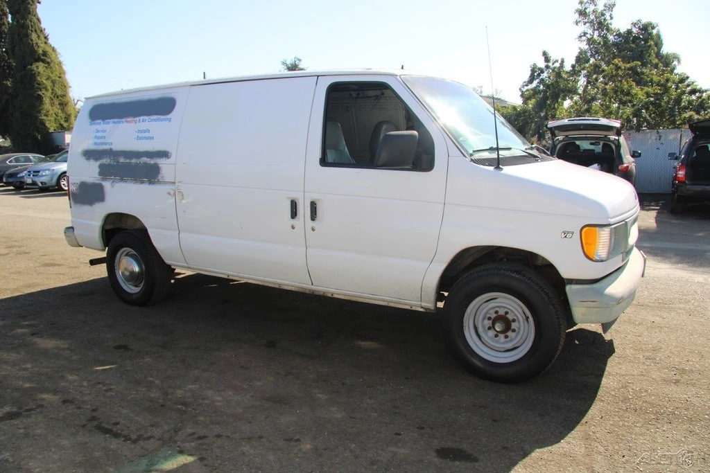 2002 Ford Econoline Van - Image 7 of 21