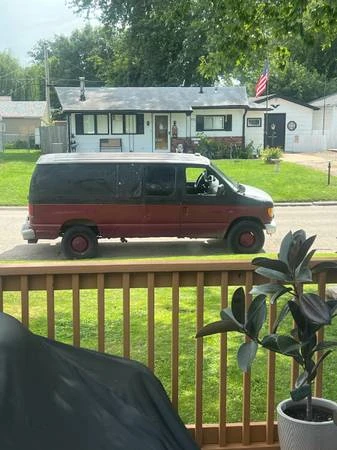 2002 Ford Econoline Van - Image 2 of 21