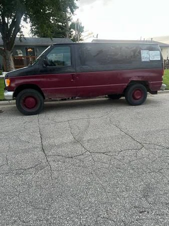 2002 Ford Econoline Van - Image 3 of 21