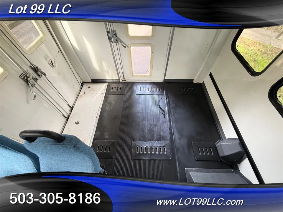2002 Ford Econoline Van - Image 14 of 21