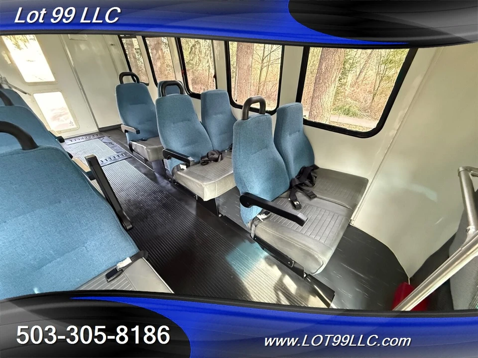 2002 Ford Econoline Van - Image 13 of 21