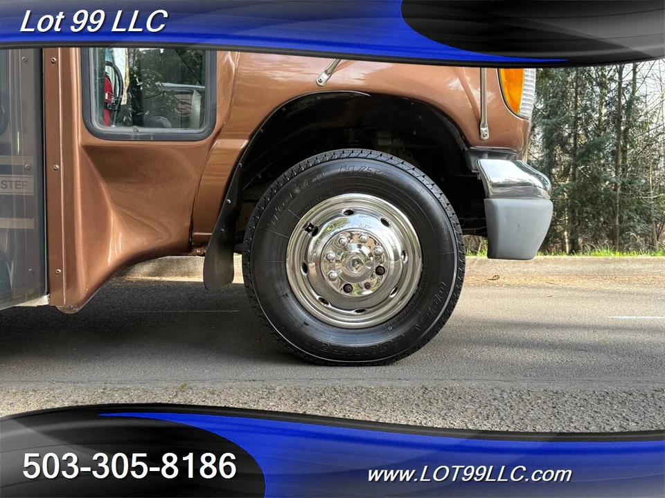 2002 Ford Econoline Van - Image 19 of 21
