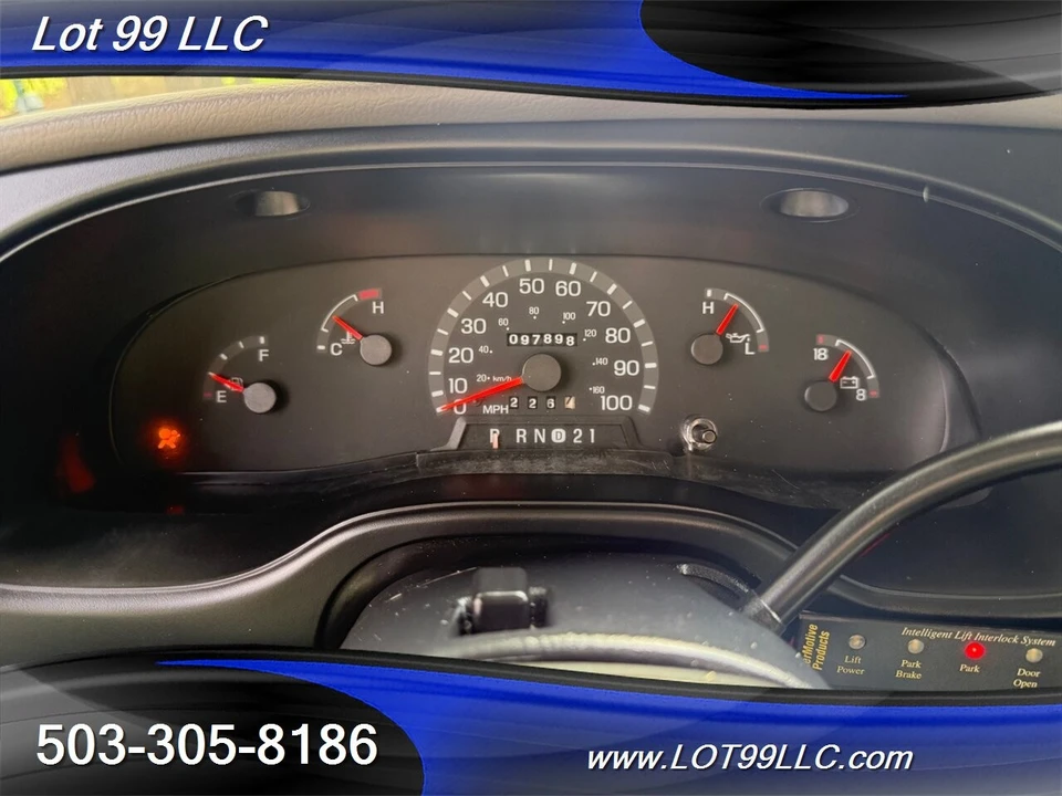 2002 Ford Econoline Van - Image 9 of 21