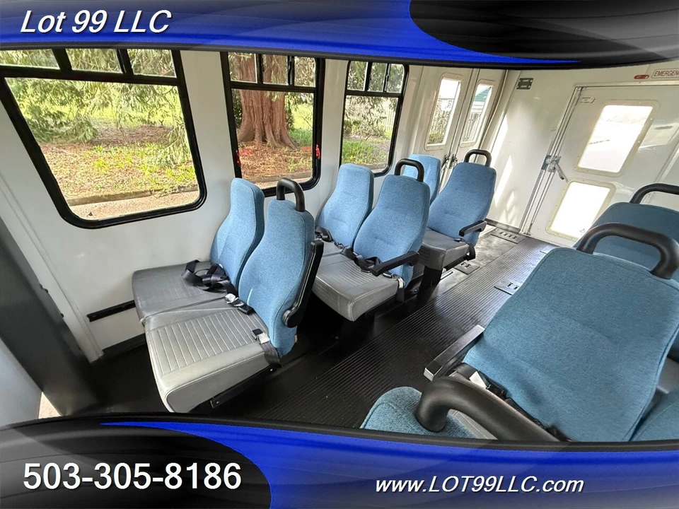 2002 Ford Econoline Van - Image 12 of 21