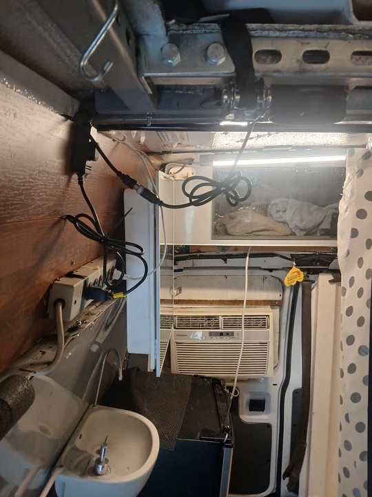 2002 Ford Econoline Van - Image 14 of 20