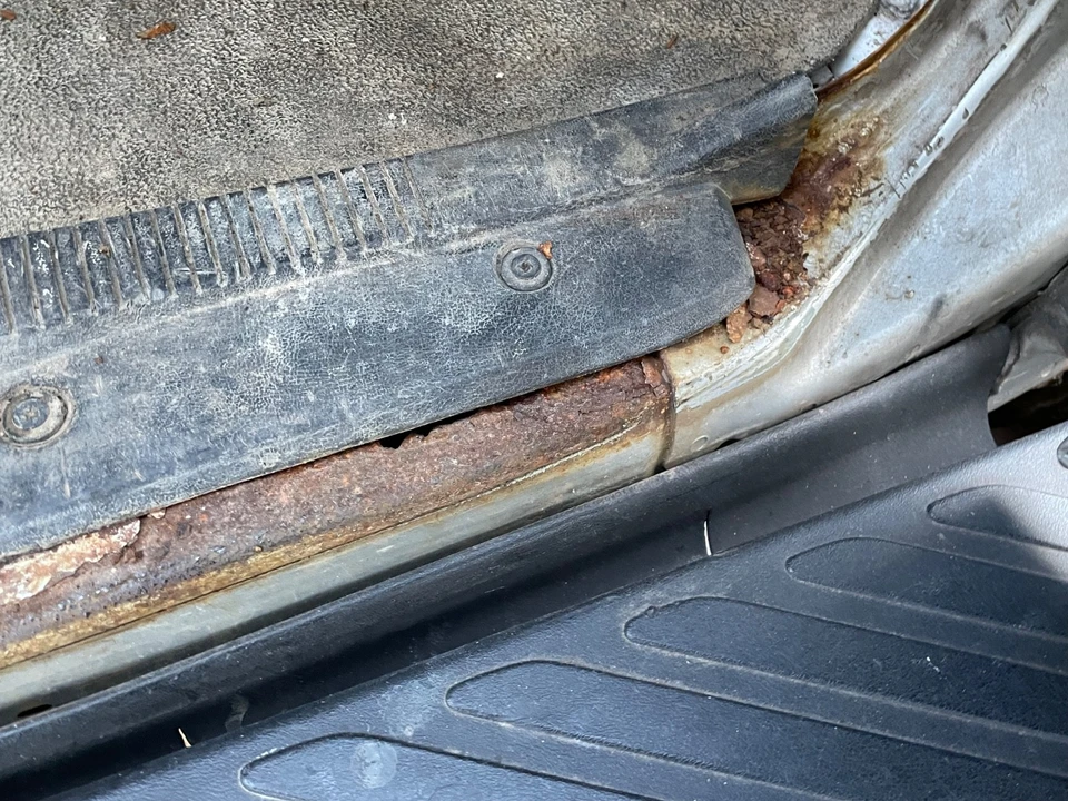 2002 Ford Econoline Van - Image 20 of 21