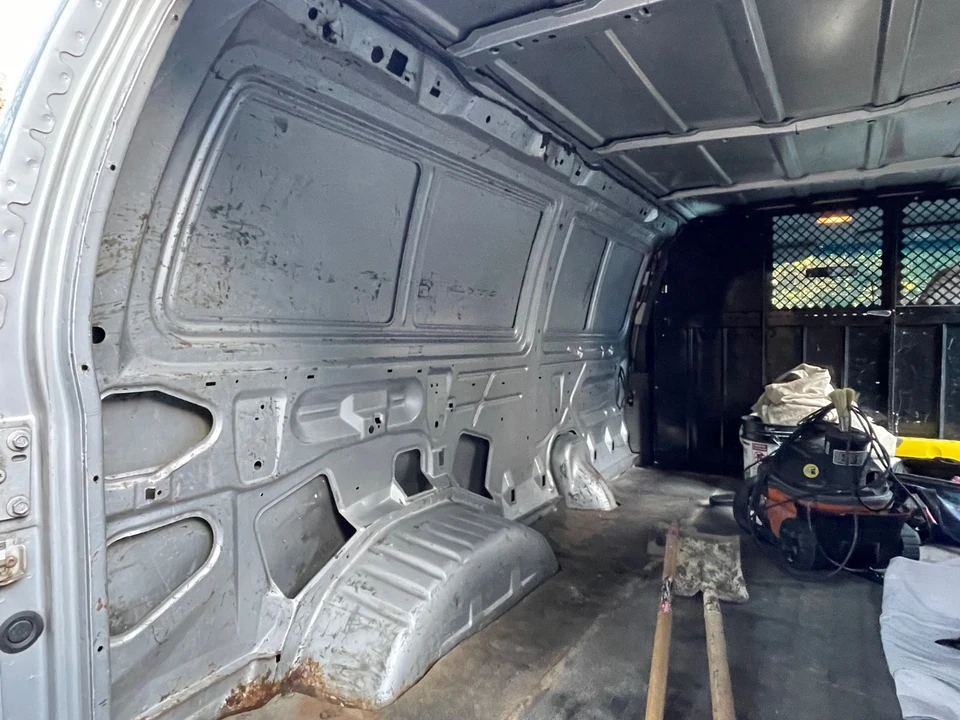 2002 Ford Econoline Van - Image 21 of 21