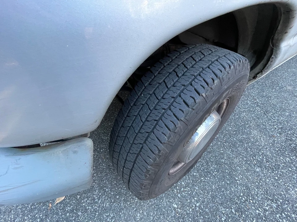 2002 Ford Econoline Van - Image 7 of 21