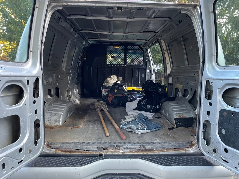 2002 Ford Econoline Van - Image 18 of 21