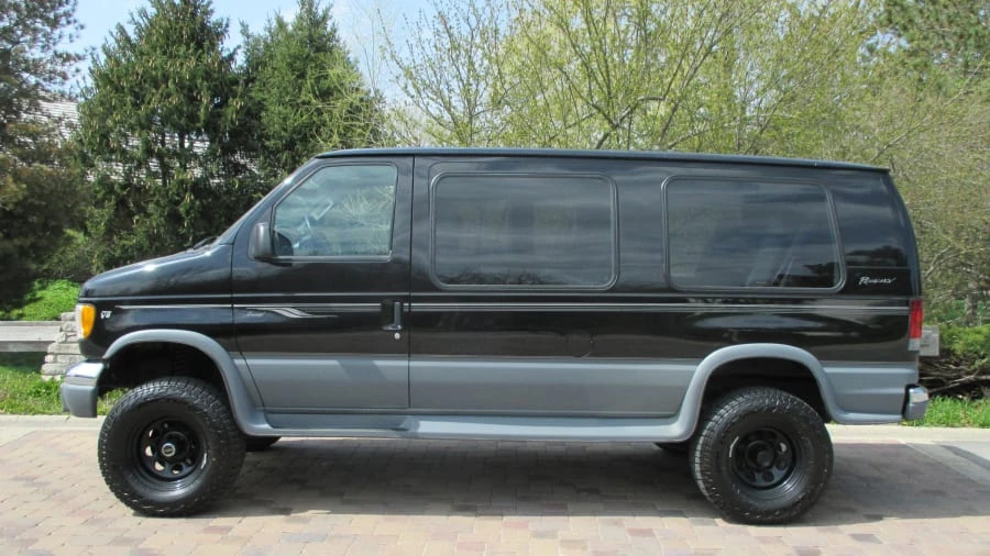 2002 Ford Econoline Van - Image 2 of 23