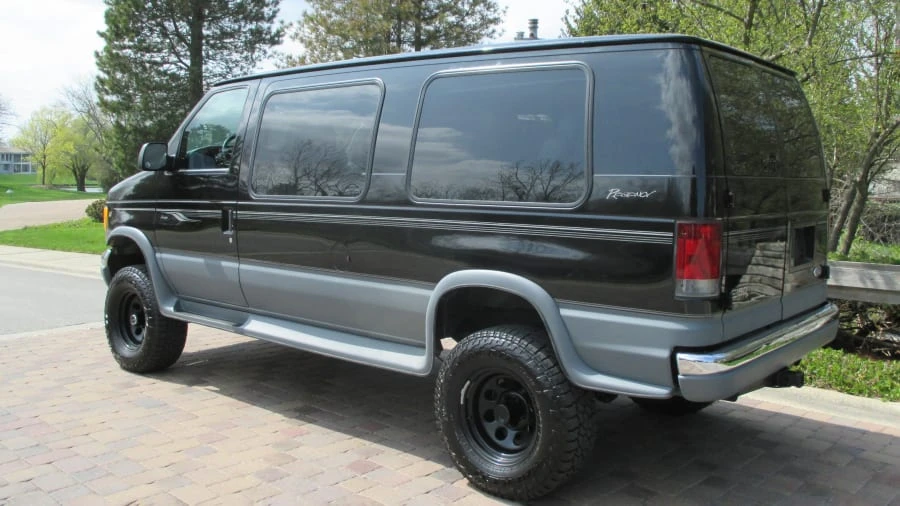 2002 Ford Econoline Van - Image 3 of 23