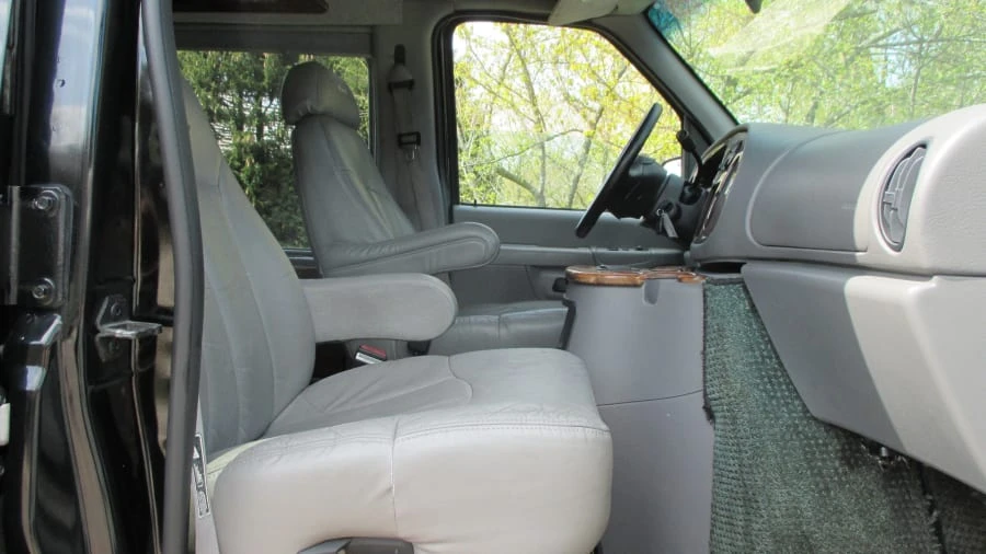 2002 Ford Econoline Van - Image 10 of 23