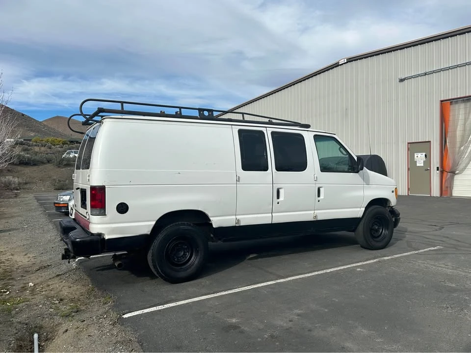 2002 Ford Econoline Van - Image 6 of 10