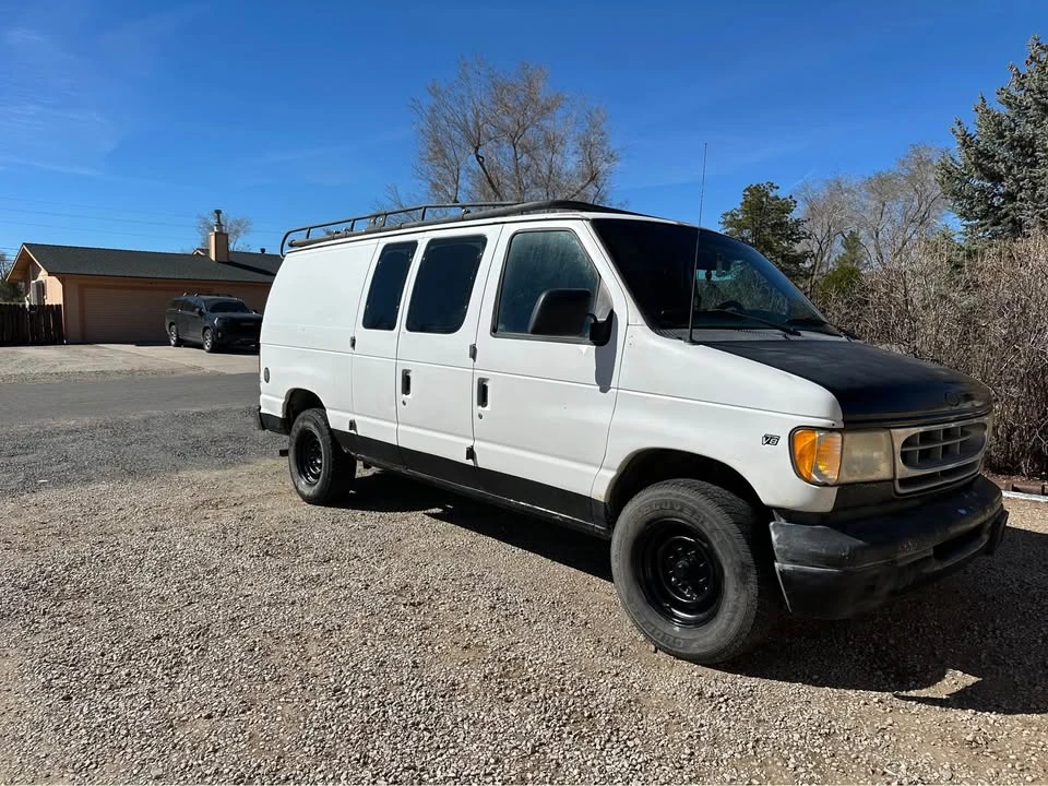 2002 Ford Econoline Van - Image 5 of 10