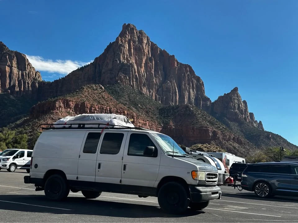 2002 Ford Econoline Van - Image 3 of 10