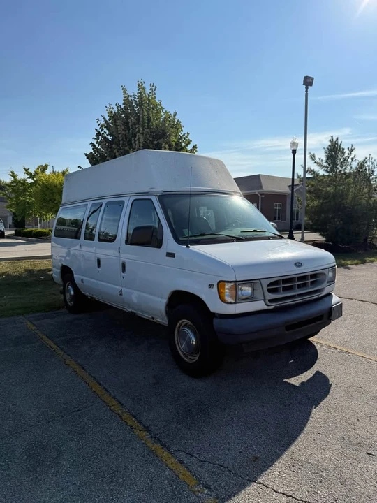 2002 Ford Econoline Van - Image 17 of 19