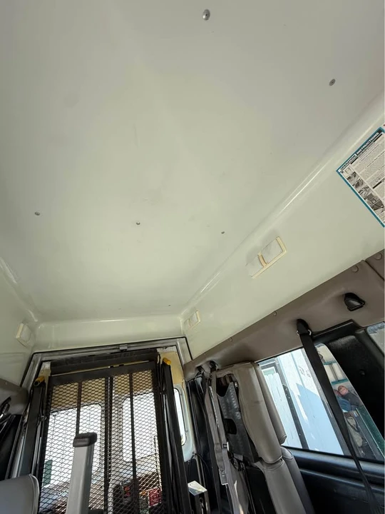 2002 Ford Econoline Van - Image 10 of 19