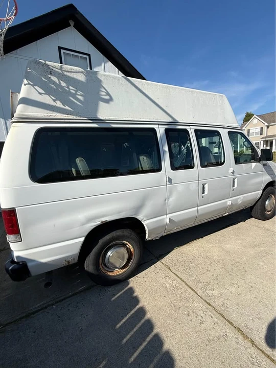 2002 Ford Econoline Van - Image 5 of 19