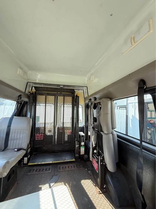 2002 Ford Econoline Van - Image 8 of 19